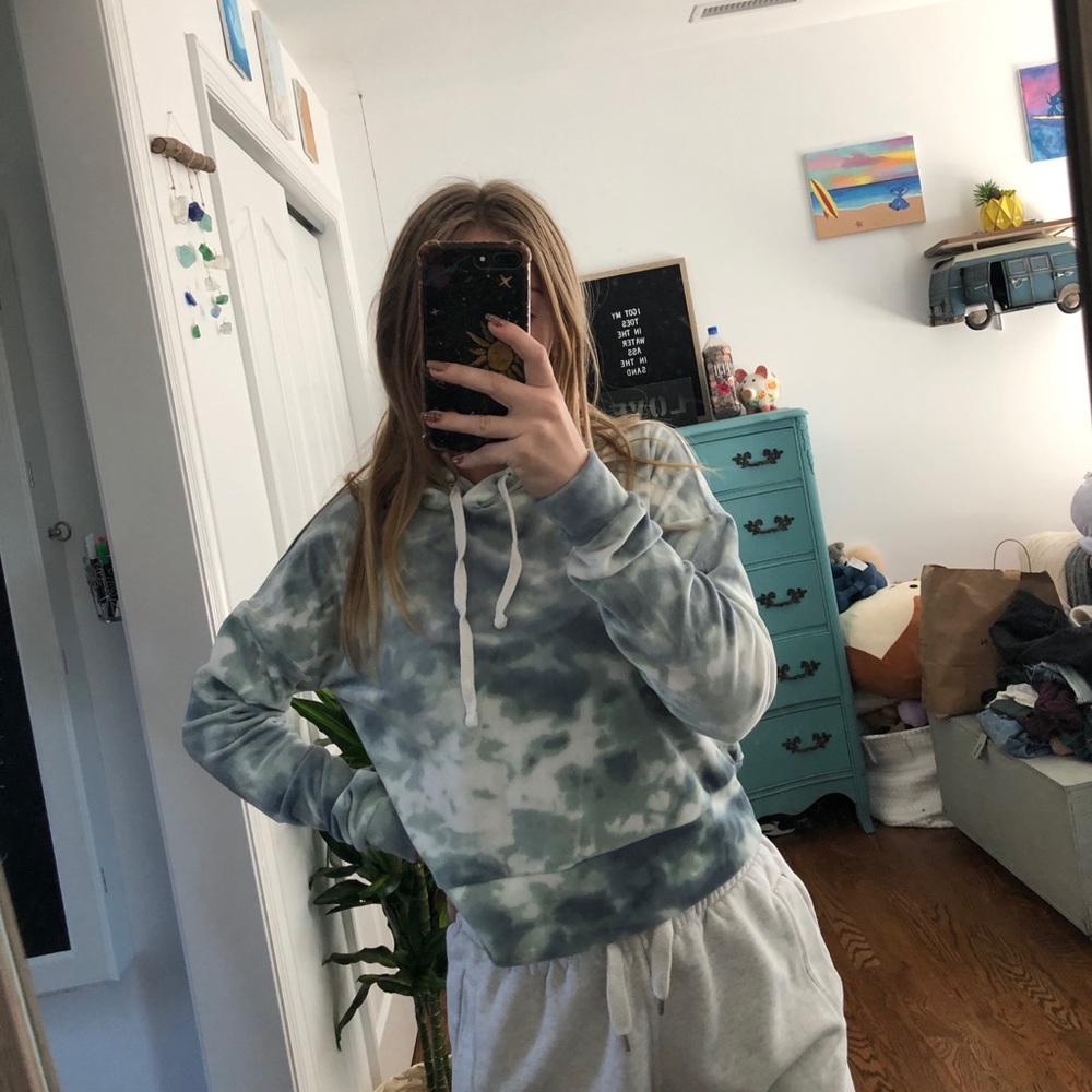 Tie dye velvet sweatshirtcropped brand lounge life